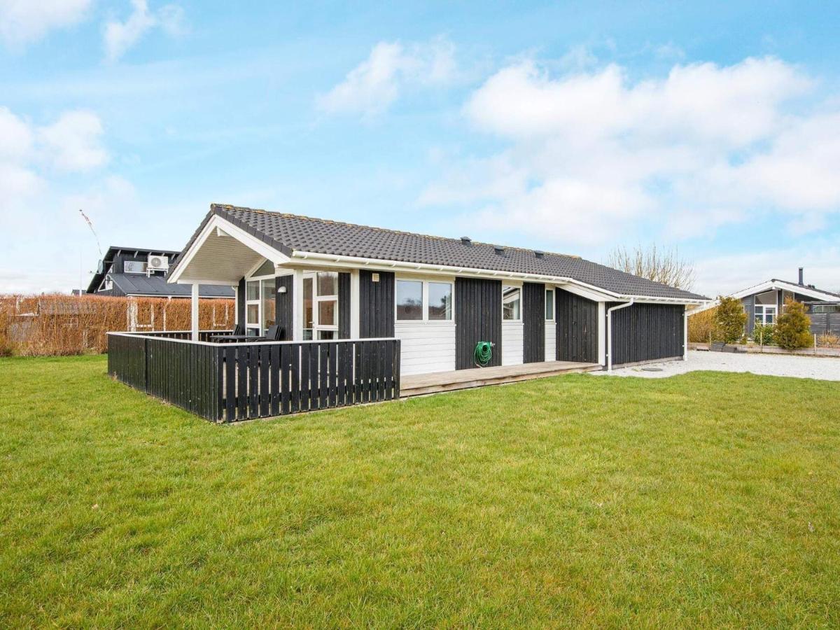 Three-Bedroom Holiday Home In Juelsminde 18 Sonderby  Exteriér fotografie